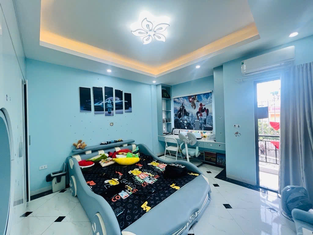 CC nhờ Bán CHDT phố ĐẠI LA. TRƯƠNG ĐỊNH. DT 65m 6 Tầng. Thang máy. Cách Mặt phố chỉ 20m.